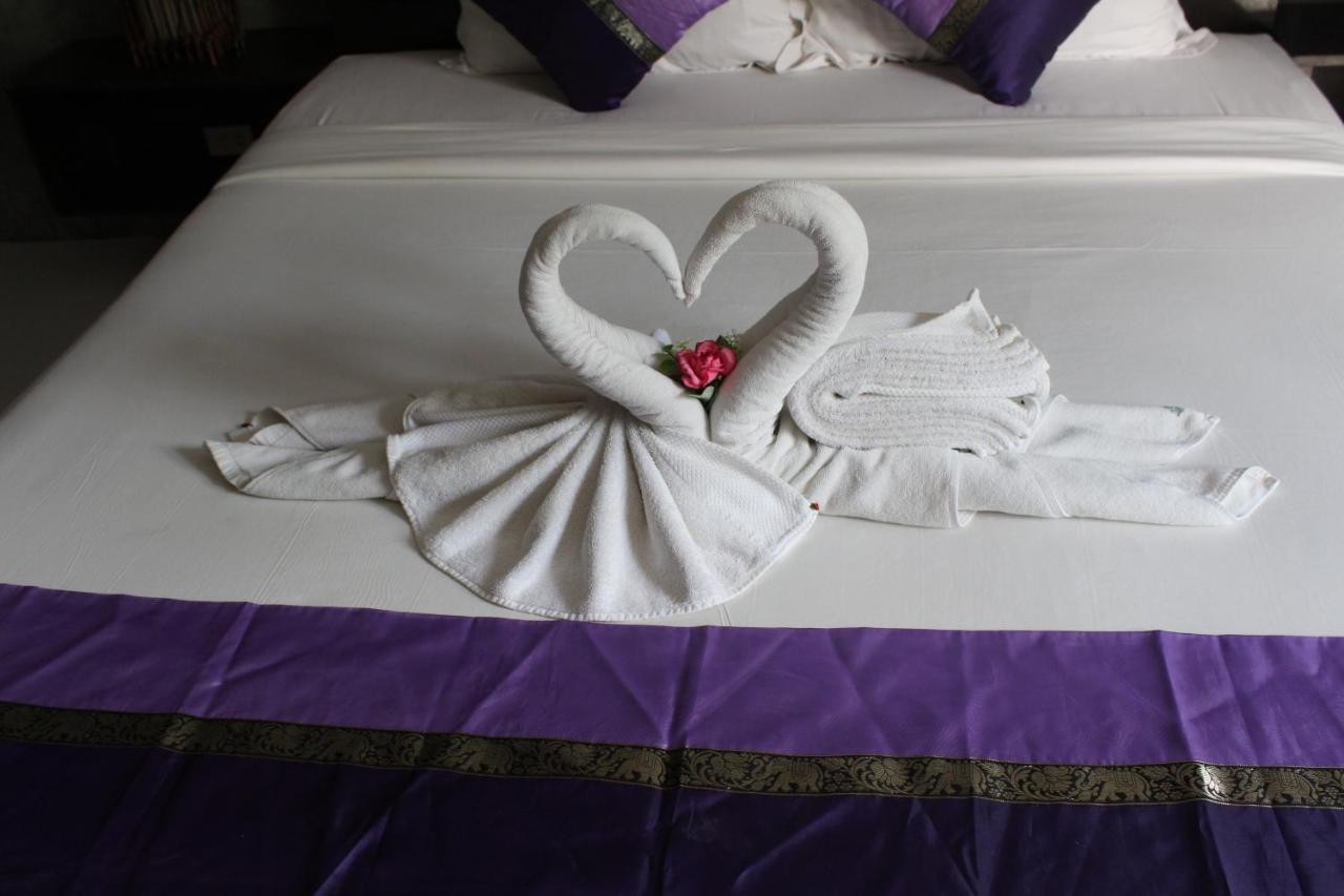 B Happy Resort - Sha Extraplus Kamala Beach Buitenkant foto