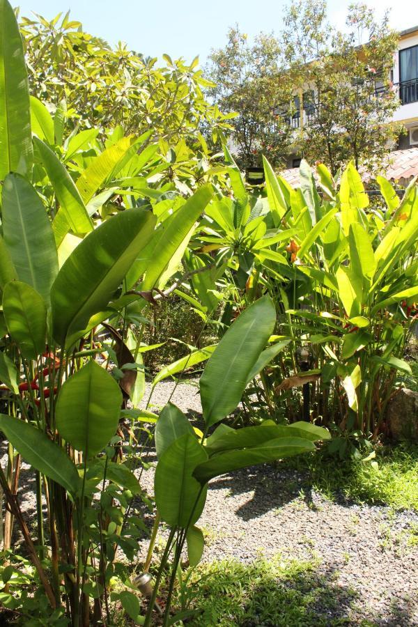 B Happy Resort - Sha Extraplus Kamala Beach Buitenkant foto