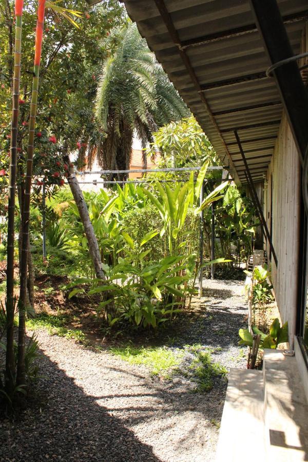 B Happy Resort - Sha Extraplus Kamala Beach Buitenkant foto